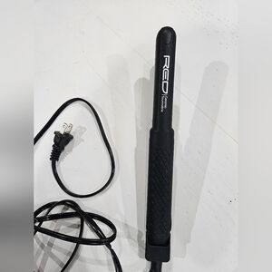 Red Brand, Ceramic Tourmaline flat iron. EUC